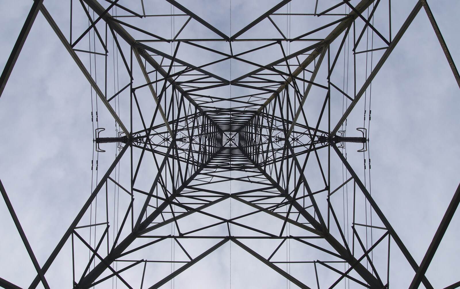 The view right up an electricity pylon from A Winter's Walk, Thrandeston, Suffolk - 5th February 2017