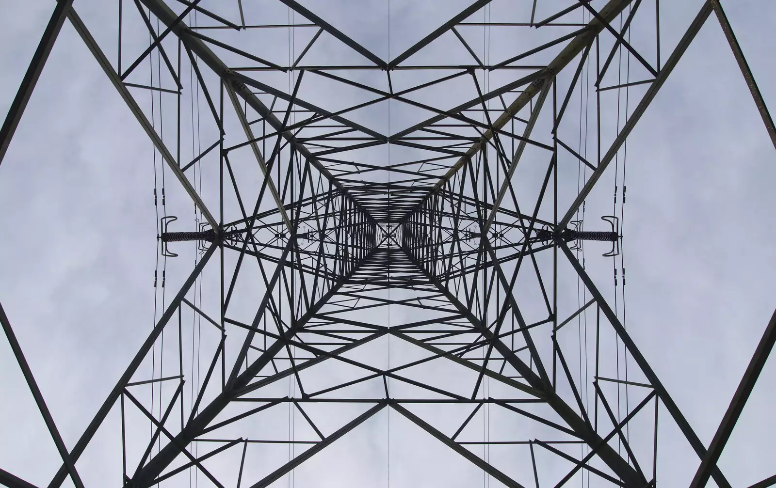 The view right up an electricity pylon, from A Winter's Walk, Thrandeston, Suffolk - 5th February 2017