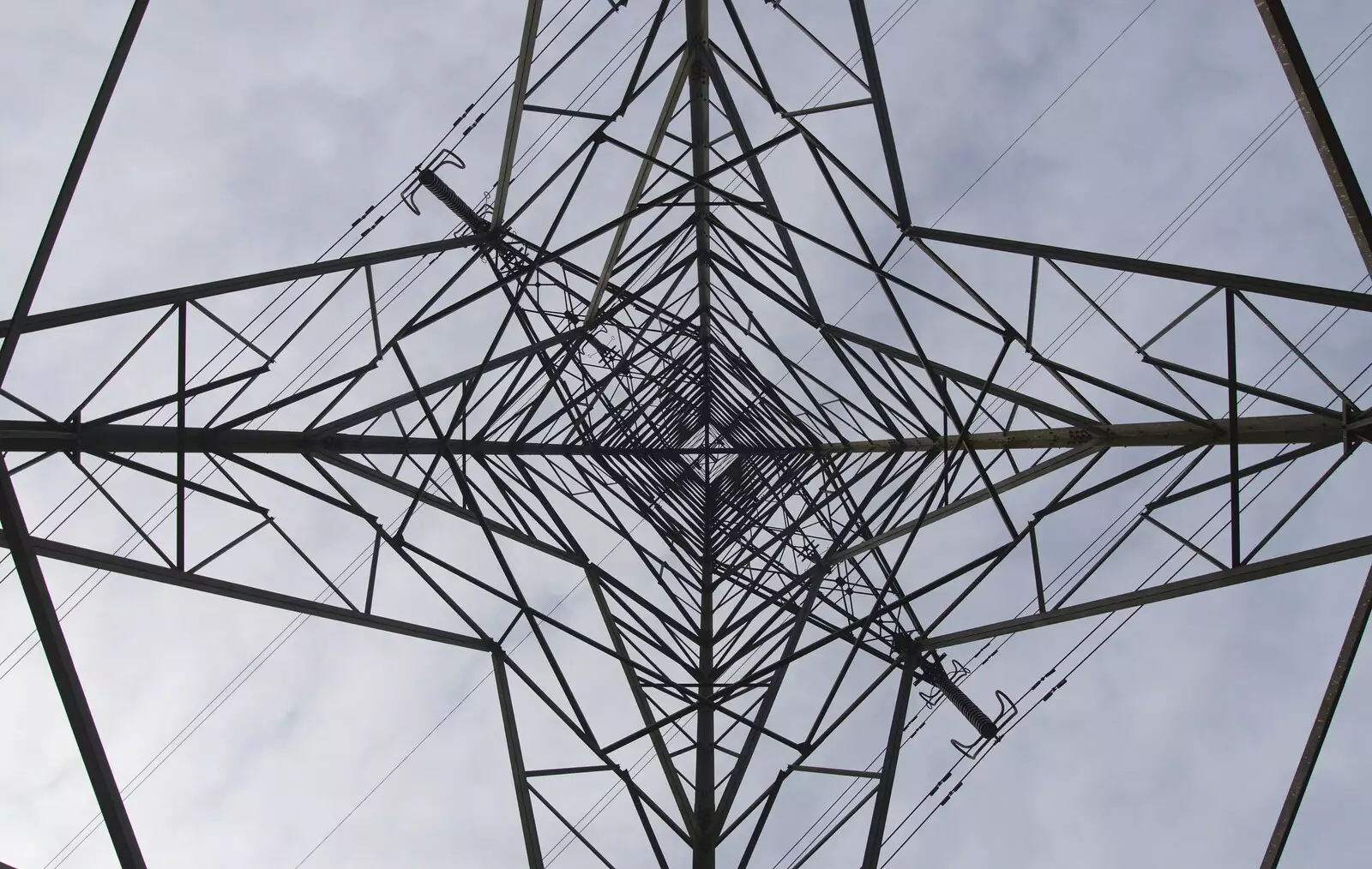 Another pylon view, from A Winter's Walk, Thrandeston, Suffolk - 5th February 2017