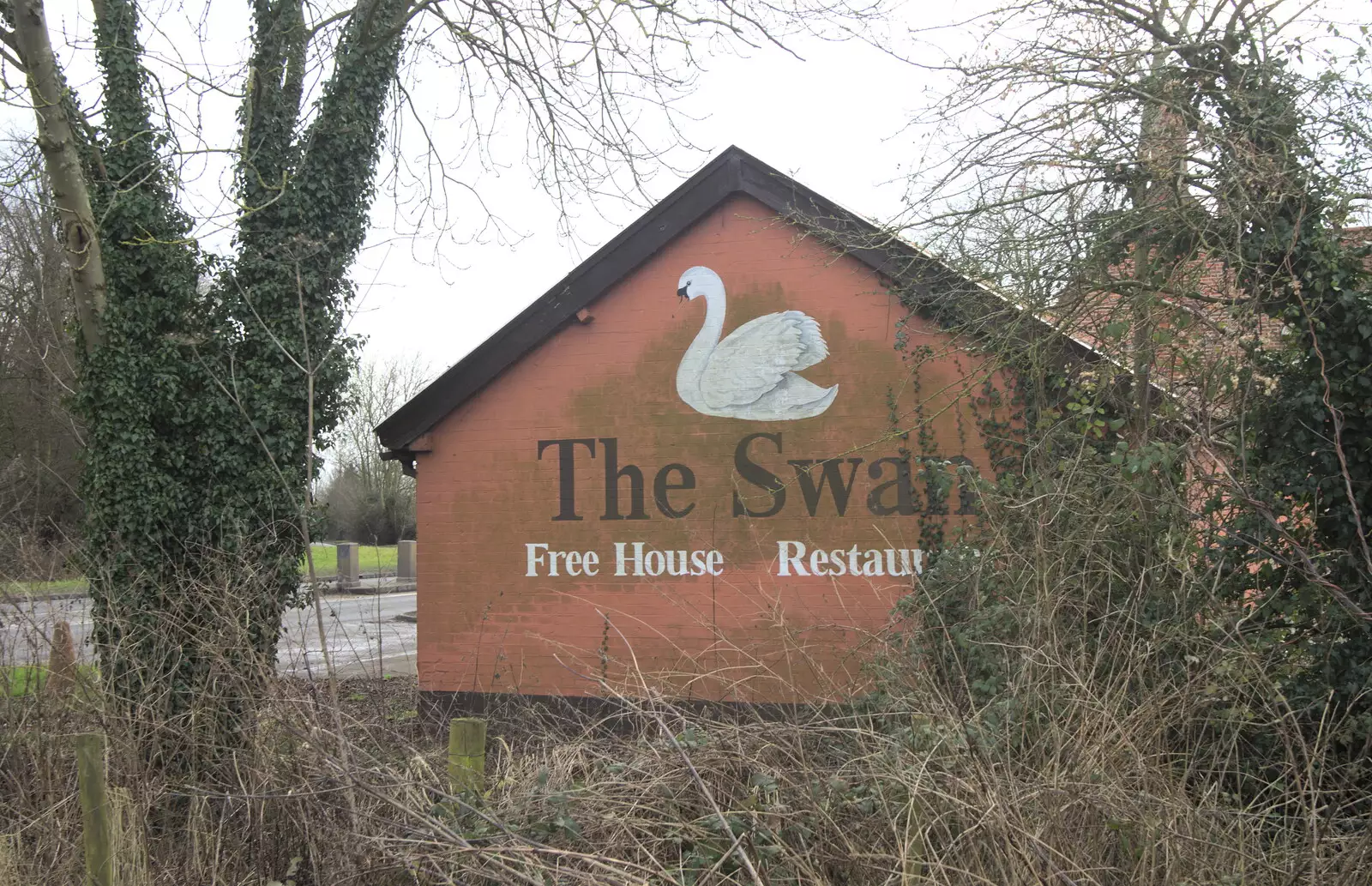 Nosher's old Swan mural on the outhouse wall, from A Winter's Walk, Thrandeston, Suffolk - 5th February 2017