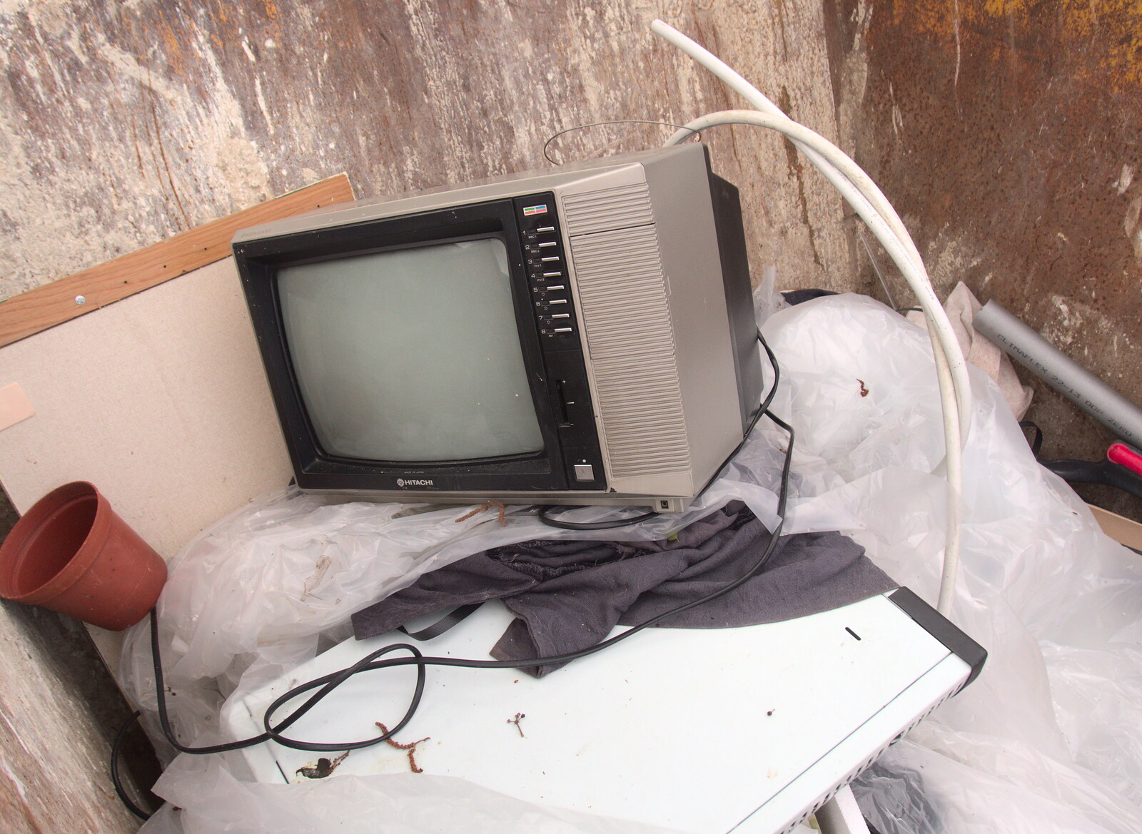 Isobel's old TV is in the skip from Digger Action and other March Miscellany, Suffolk and London - 21st March 2017