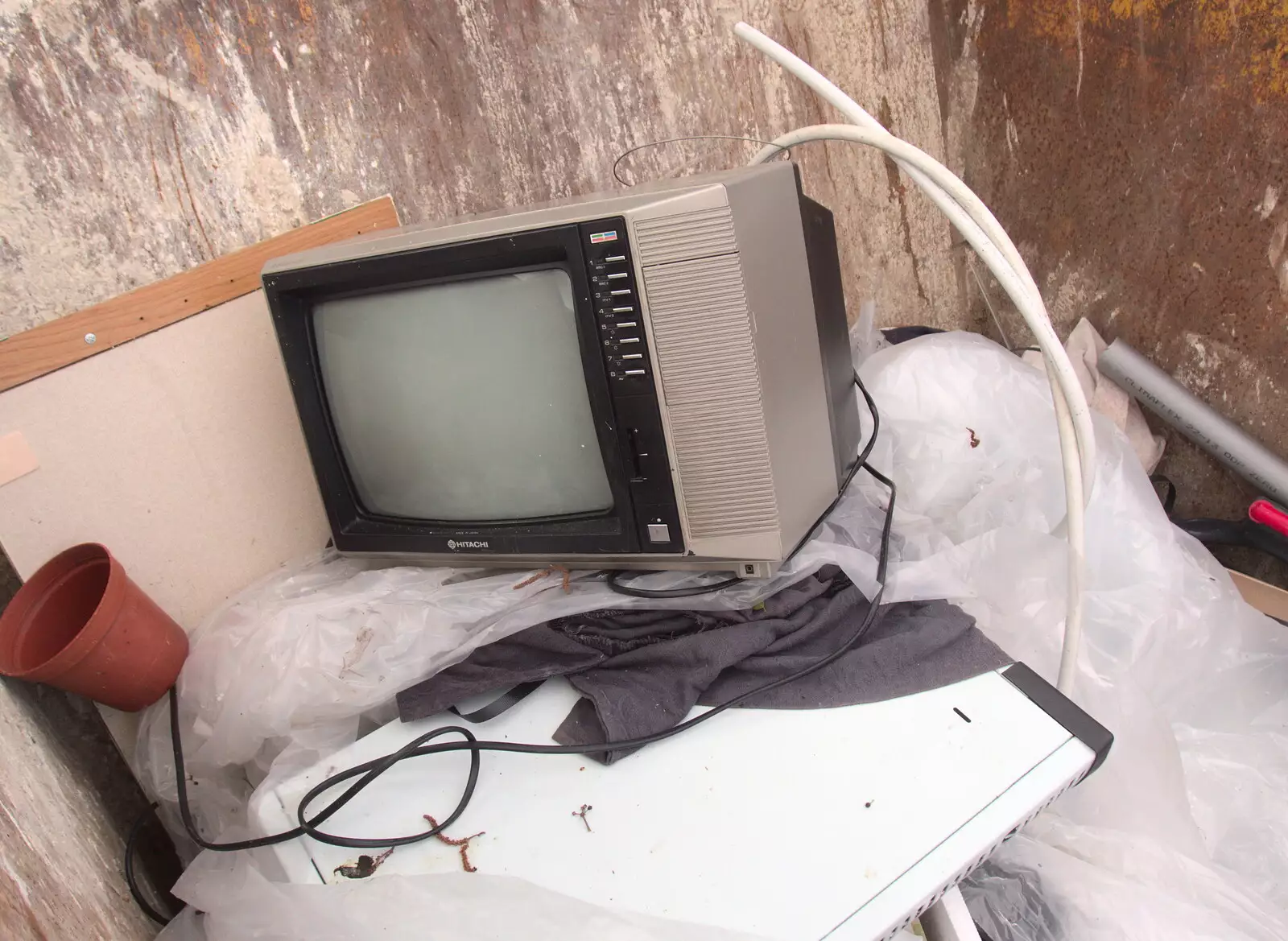 Isobel's old TV is in the skip, from Digger Action and other March Miscellany, Suffolk and London - 21st March 2017