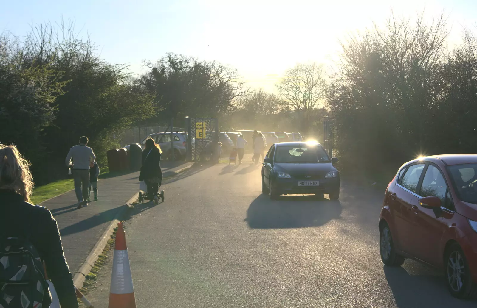 The dusty road to the car park, from A Trip to Legoland, Windsor, Berkshire - 25th March 2017