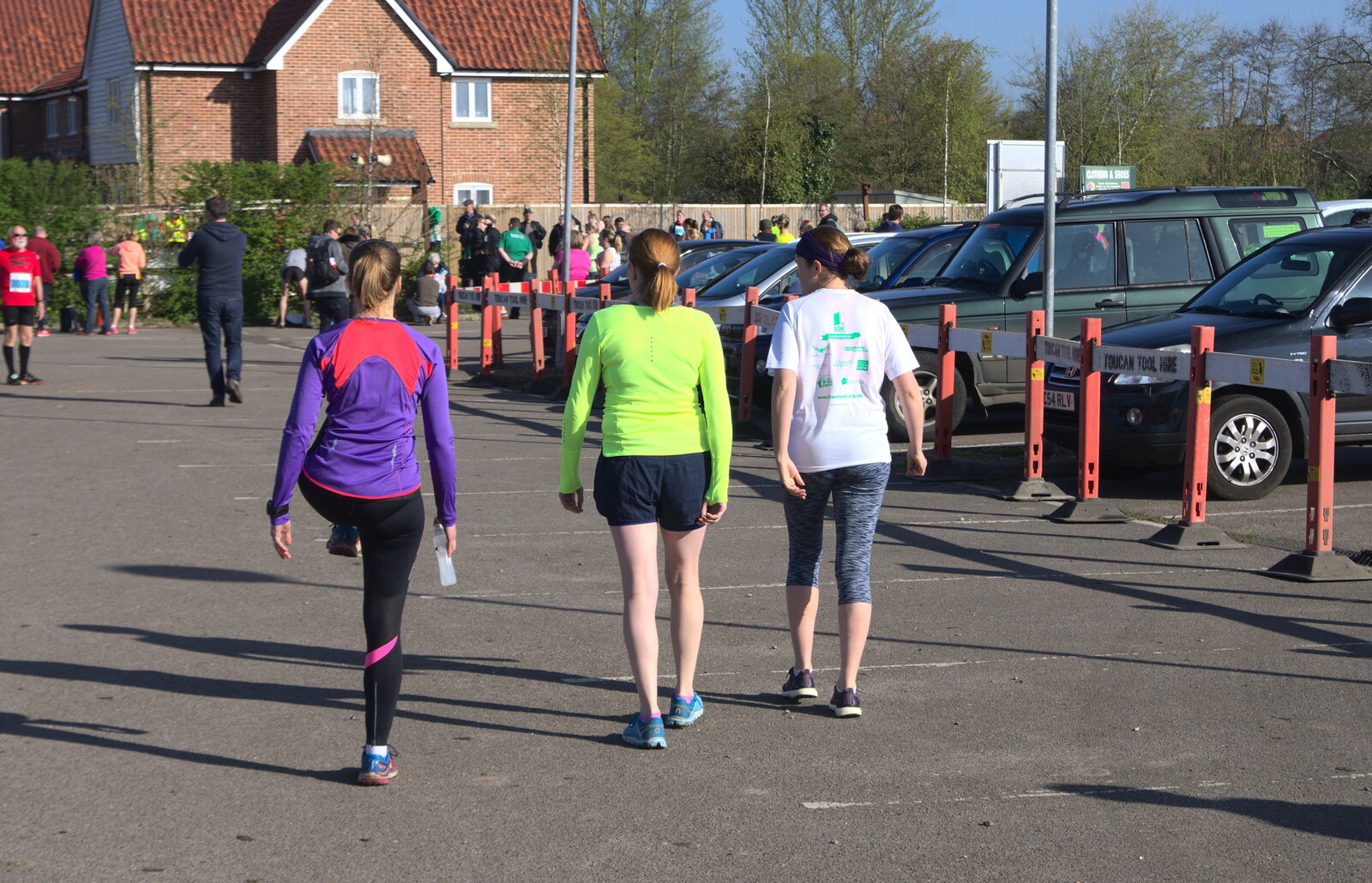 Isobel and Allyson warm up from The Black Dog Festival of Running, Bungay, Suffolk - 2nd April 2017