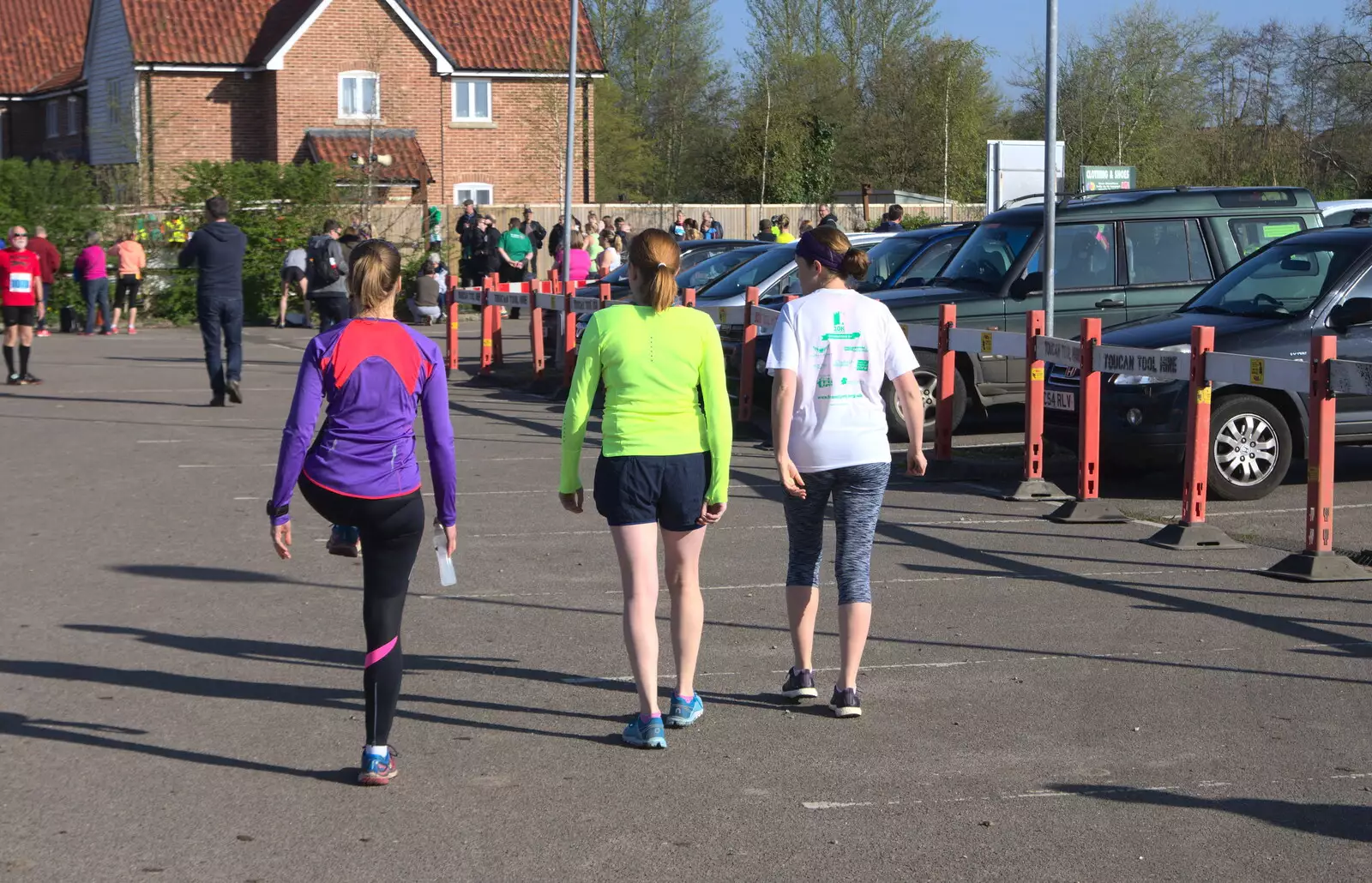 Isobel and Allyson warm up, from The Black Dog Festival of Running, Bungay, Suffolk - 2nd April 2017