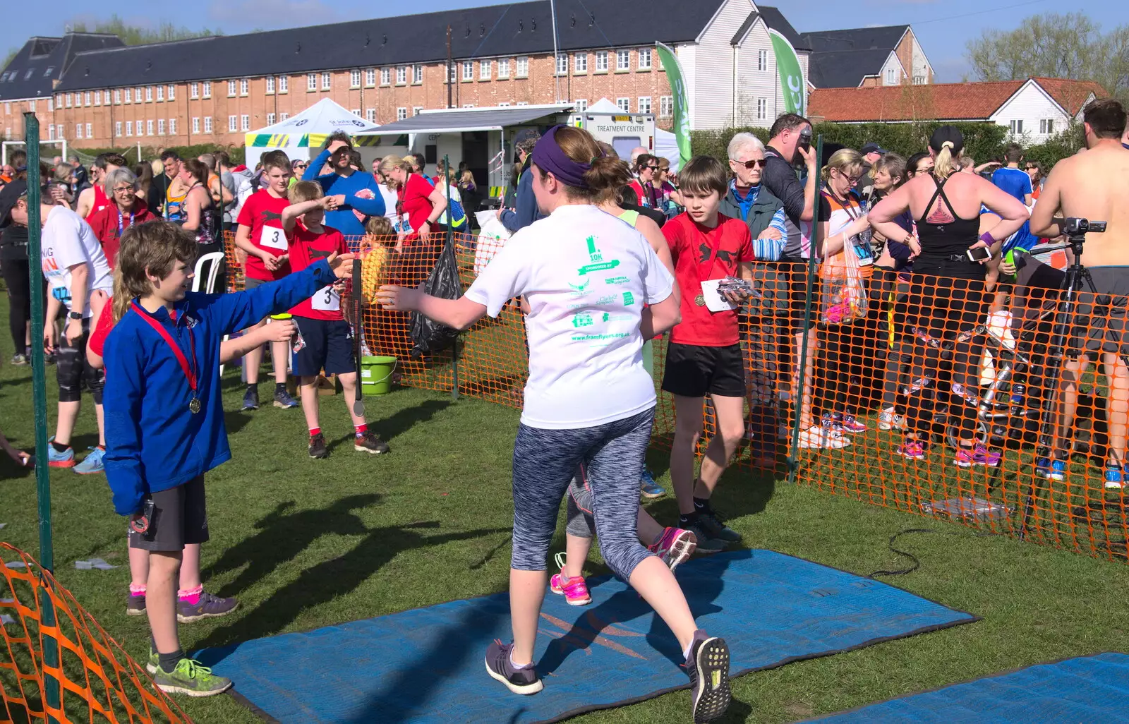 Isobel picks up a medal, from The Black Dog Festival of Running, Bungay, Suffolk - 2nd April 2017