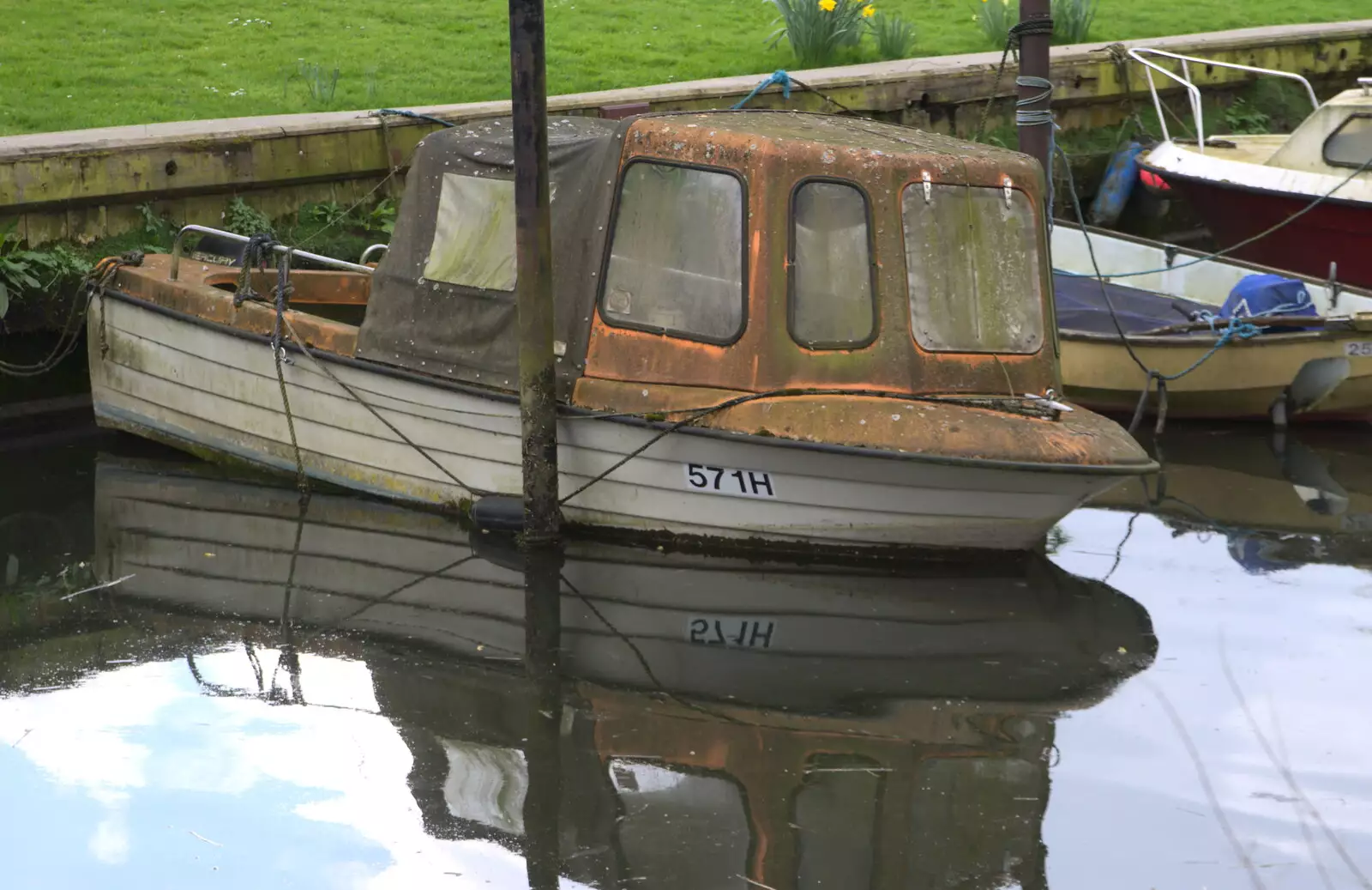 A sad-looking boat, from A Postcard from Beccles, Suffolk - 2nd April 2017