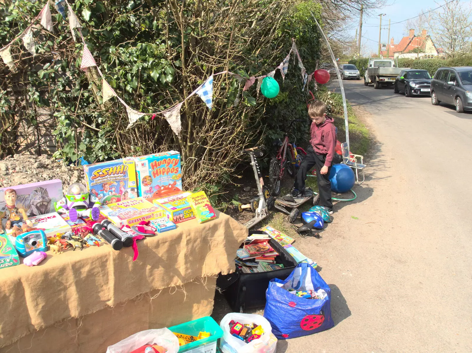 Fred scopes some second-hand stuff out, from Comedy Night, and a Village Yard Sale, Eye and Brome, Suffolk - 8th April 2017