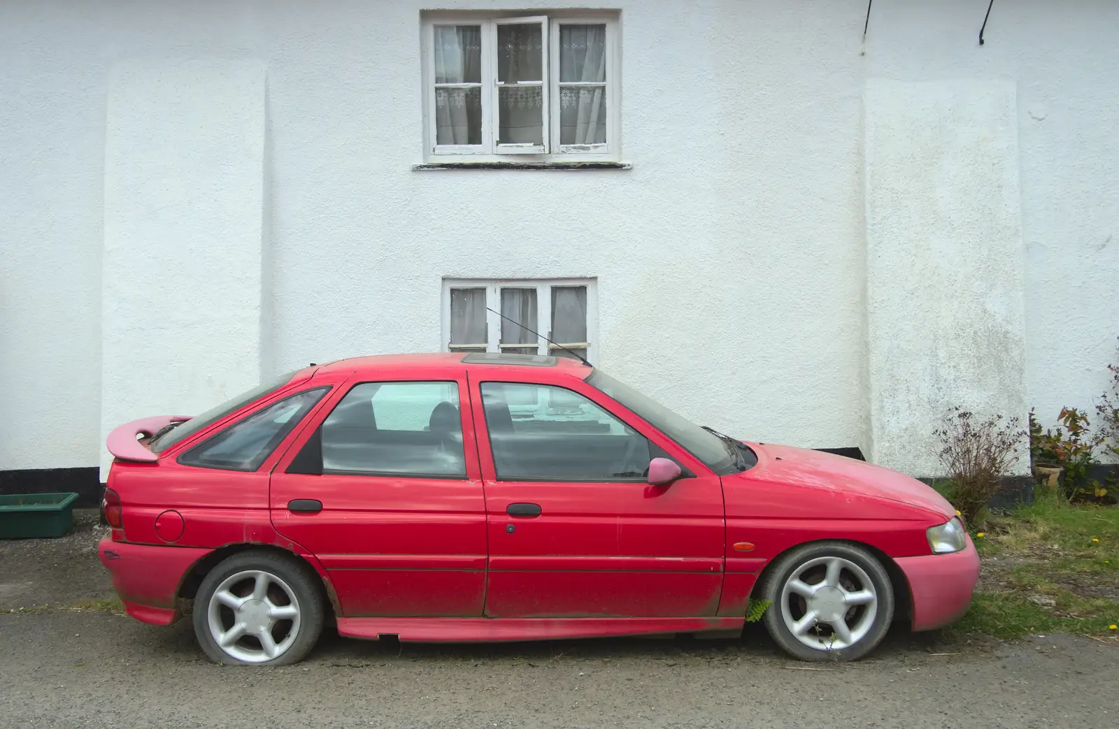 This car has seen better days, from Grandma J's and a Day on the Beach, Spreyton and Exmouth, Devon - 13th April 2017