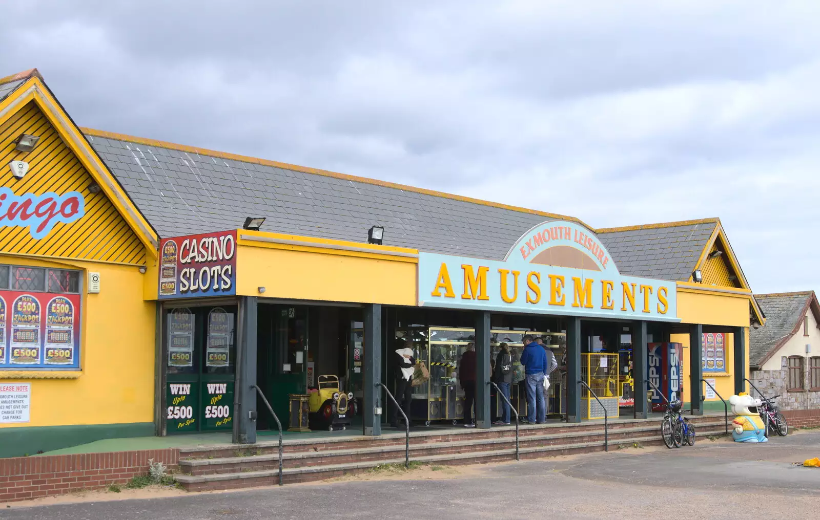 Old-school amusements arcade, from Grandma J's and a Day on the Beach, Spreyton and Exmouth, Devon - 13th April 2017