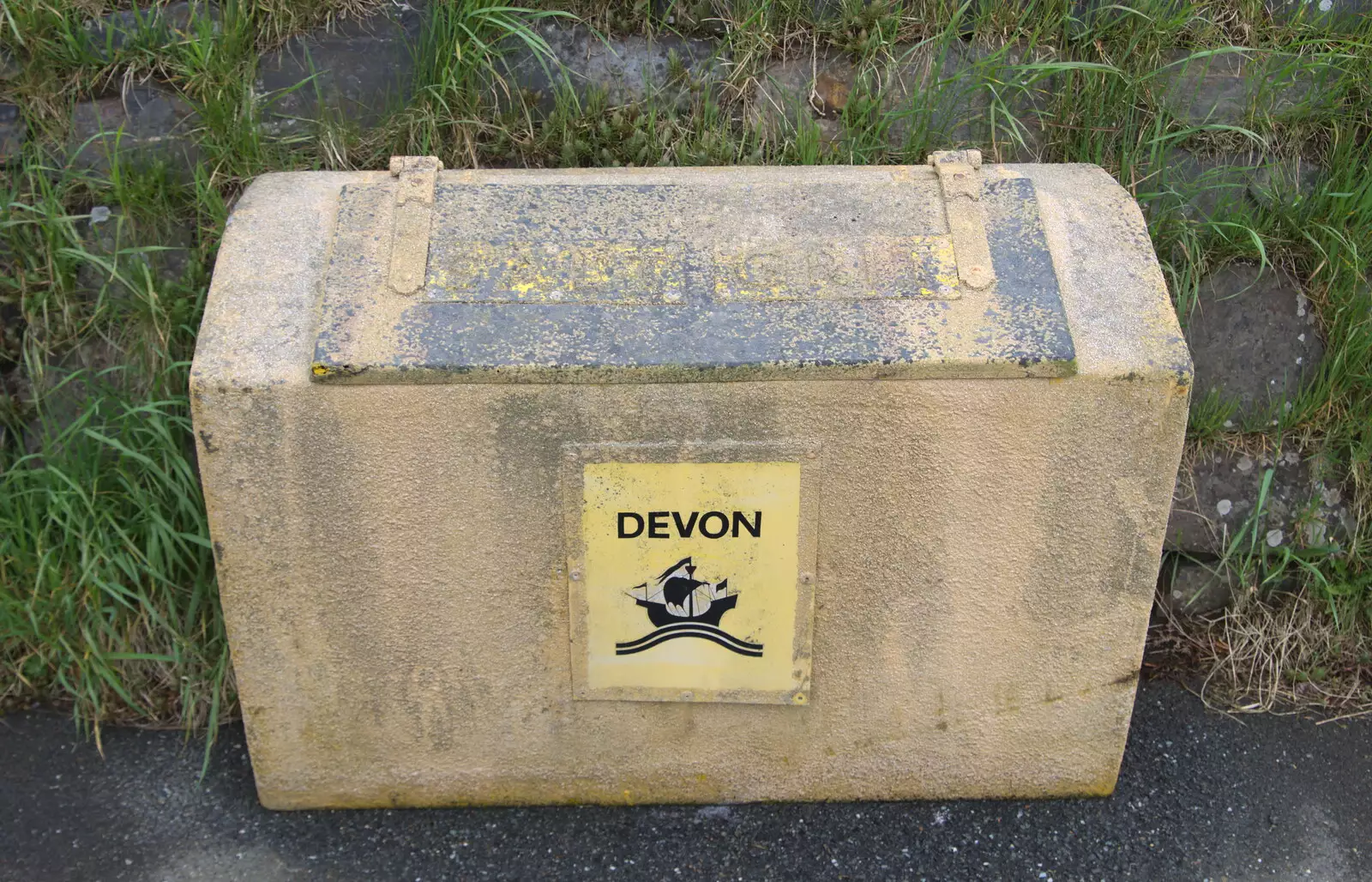 An old-school Devon County Council logo, from A Barbeque, Grimspound and Pizza, Dartmoor and Exeter, Devon - 15th April 2017