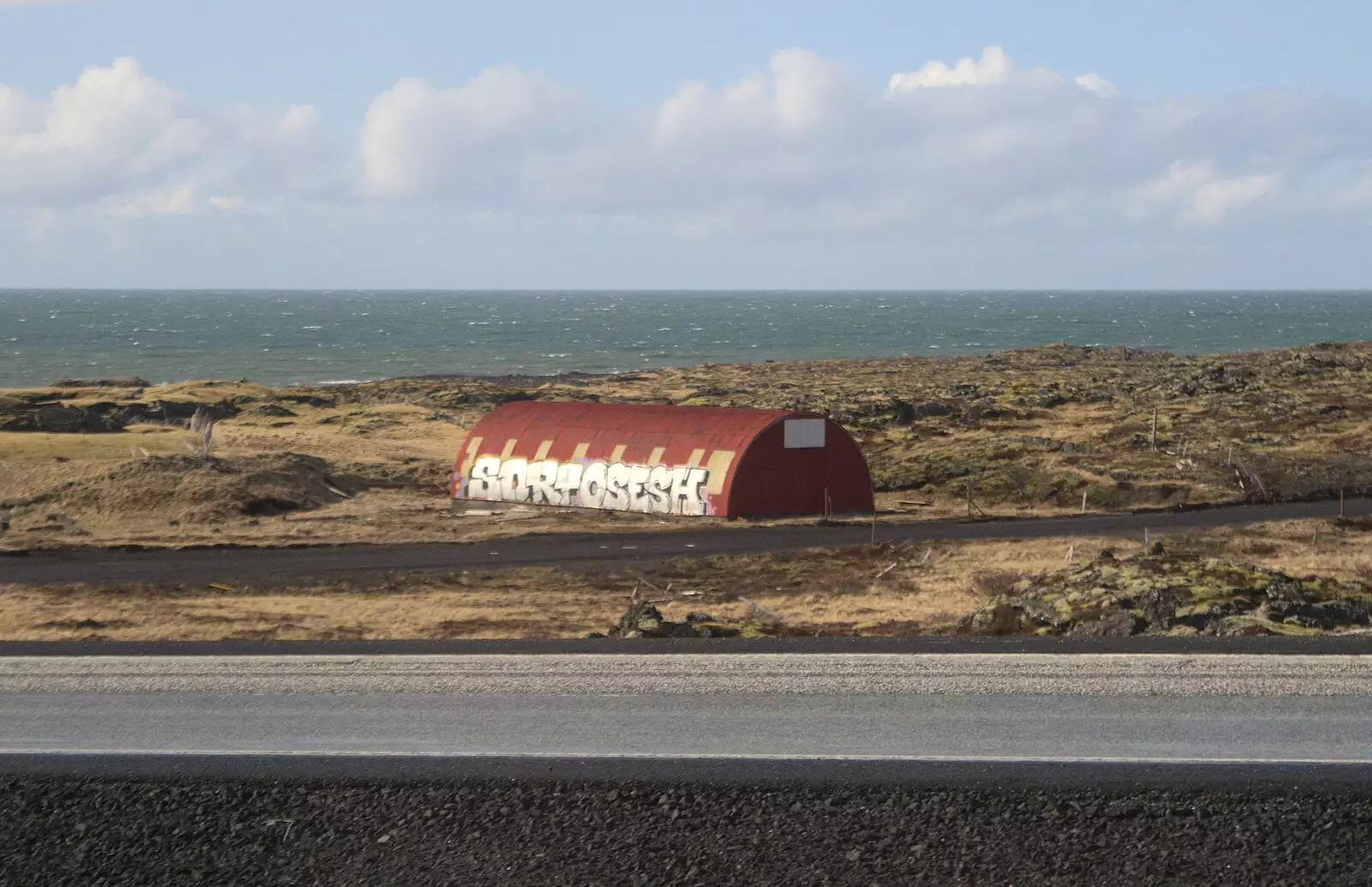 It's graffiti Ísland-style, near Keflavik, from A Trip to Reykjavik, Iceland - 20th April 2017