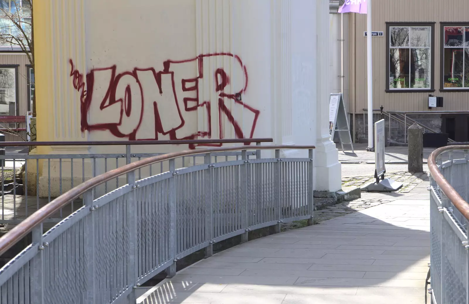 Someone's a Loner, from Stríðsminjar War Relics, Perlan and Street Art, Reykjavik, Iceland - 23rd April 2017