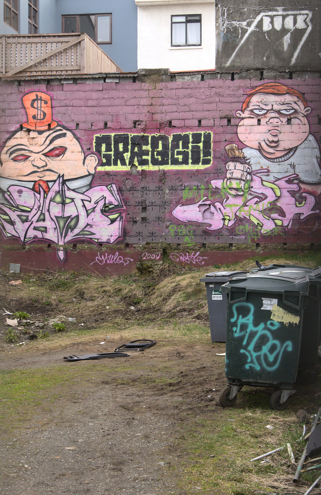 More art/graffiti from Stríðsminjar War Relics, Perlan and Street Art, Reykjavik, Iceland - 23rd April 2017