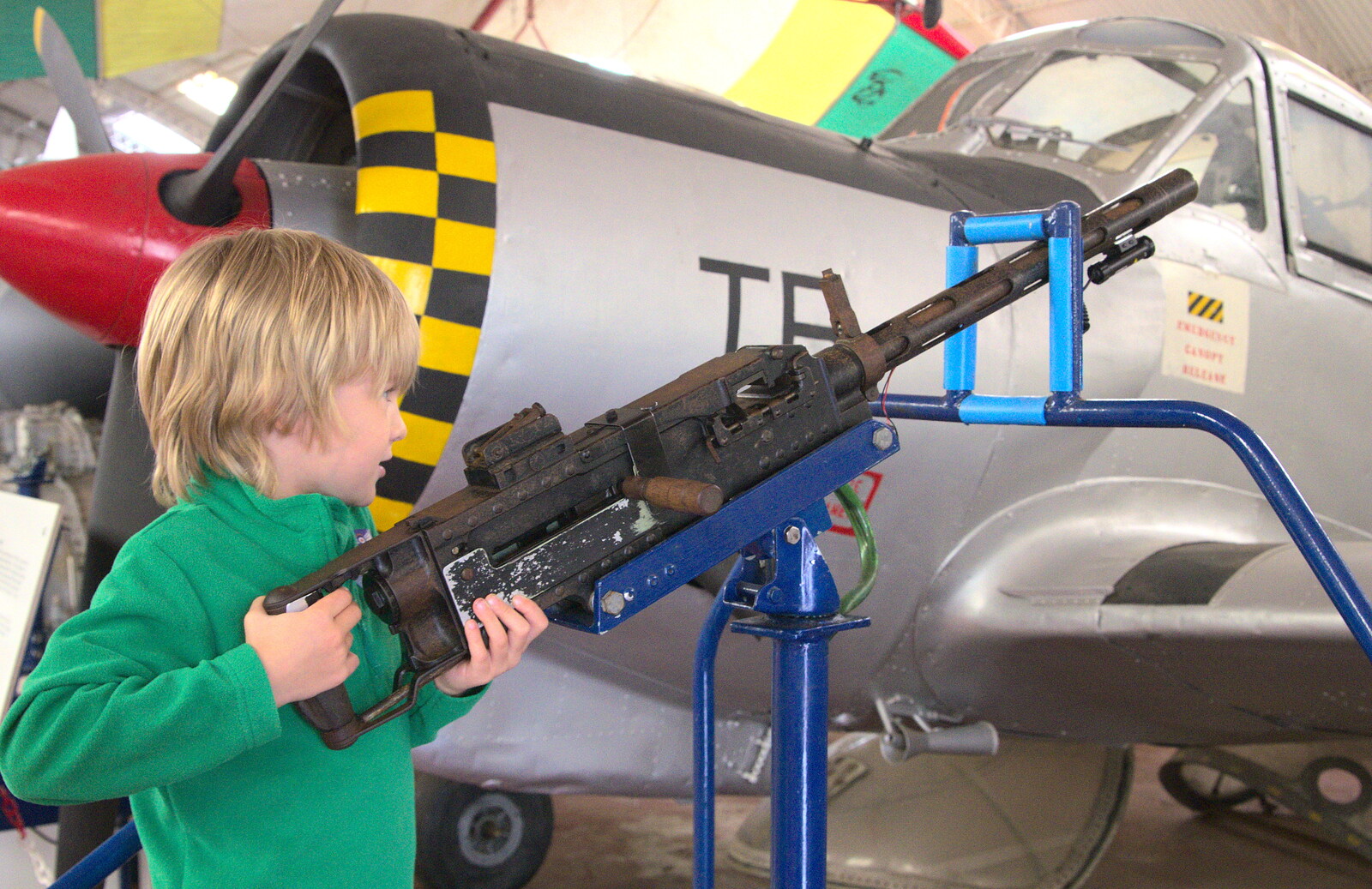 Harry plays with a 0.50-cal Browning machine gun from Norfolk and Suffolk Aviation Museum, Flixton, Suffolk - 30th April 2017