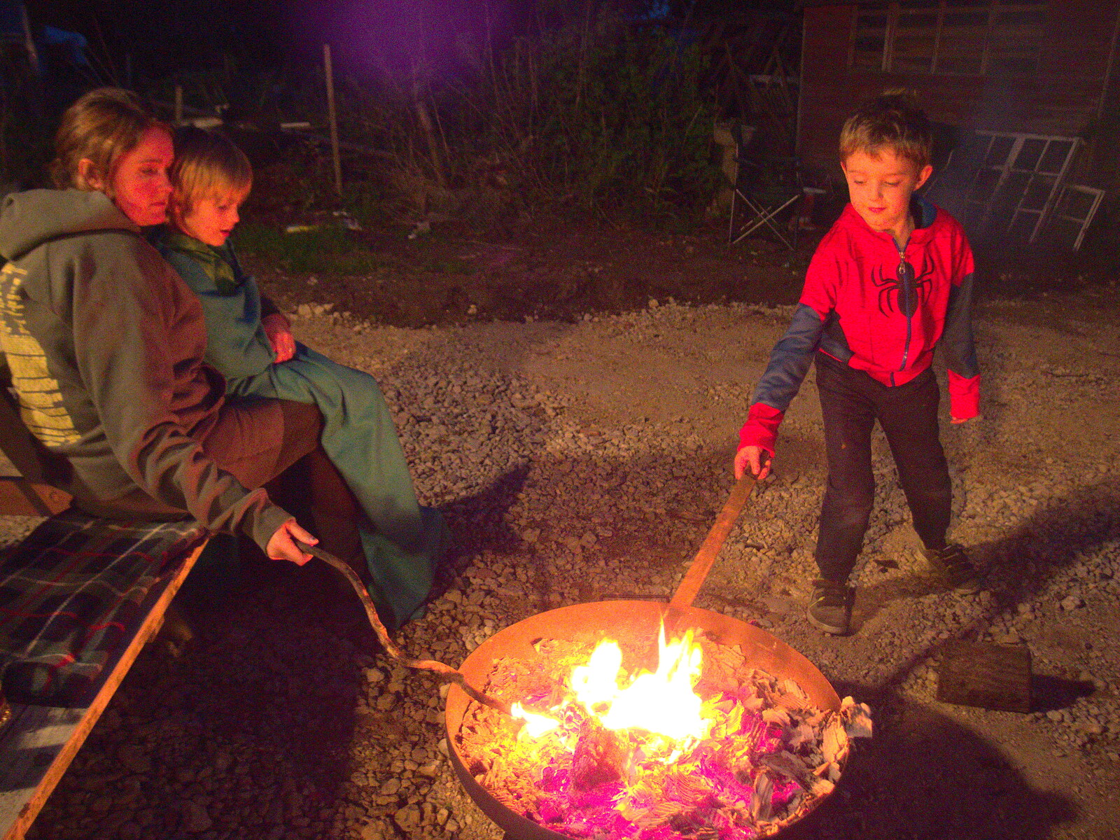 Isobel, Harry and Fred around the fire from Campfires, Oaksmere Building and a BSCC Bike Ride, Brome, Suffolk - 4th May 2017