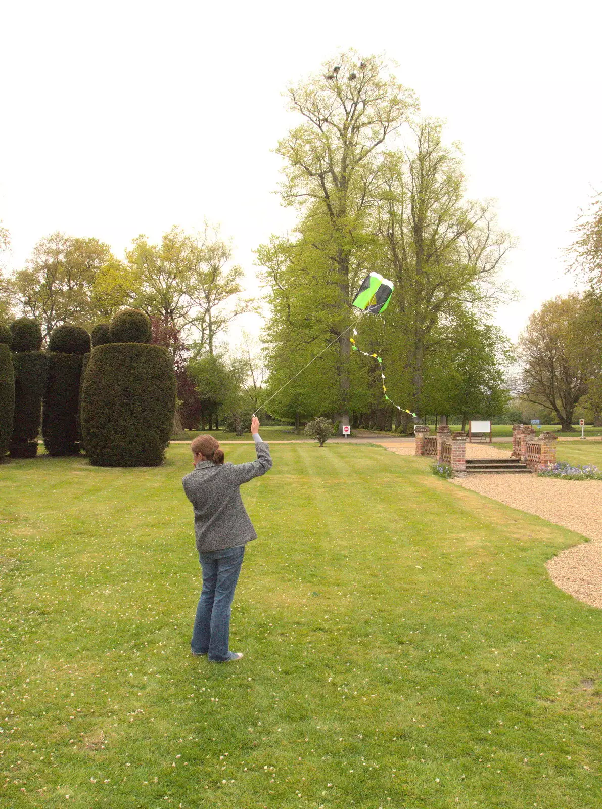 Isobel's kite flies around, from Campfires, Oaksmere Building and a BSCC Bike Ride, Brome, Suffolk - 4th May 2017