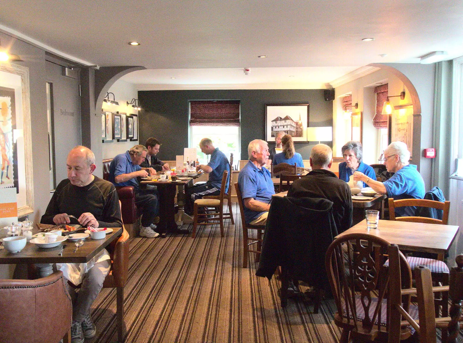 The BSCC eat breakfast, from The Last-Ever BSCC Weekend Away Bike Ride, Thaxted, Essex - 6th May 2017