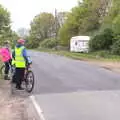 A brief stop at the top of the first massive hill, The Last-Ever BSCC Weekend Away Bike Ride, Thaxted, Essex - 6th May 2017