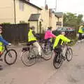 There's another stop to check maps, The Last-Ever BSCC Weekend Away Bike Ride, Thaxted, Essex - 6th May 2017