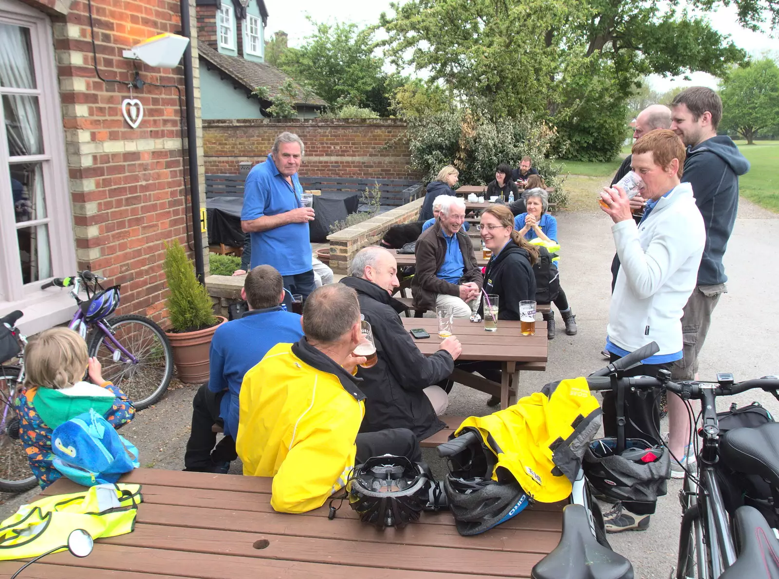 Outside the Cricketer's Arms, from The Last-Ever BSCC Weekend Away Bike Ride, Thaxted, Essex - 6th May 2017