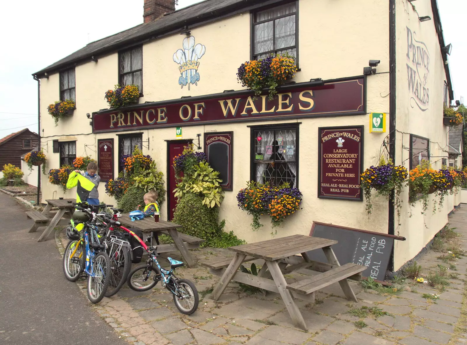 The Prince of Wales at Broxted, from The Last-Ever BSCC Weekend Away Bike Ride, Thaxted, Essex - 6th May 2017