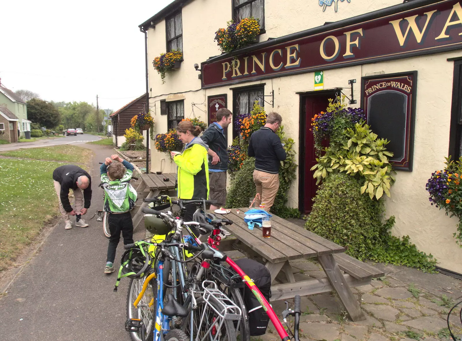 More bikes outside the Prince of Wales, from The Last-Ever BSCC Weekend Away Bike Ride, Thaxted, Essex - 6th May 2017