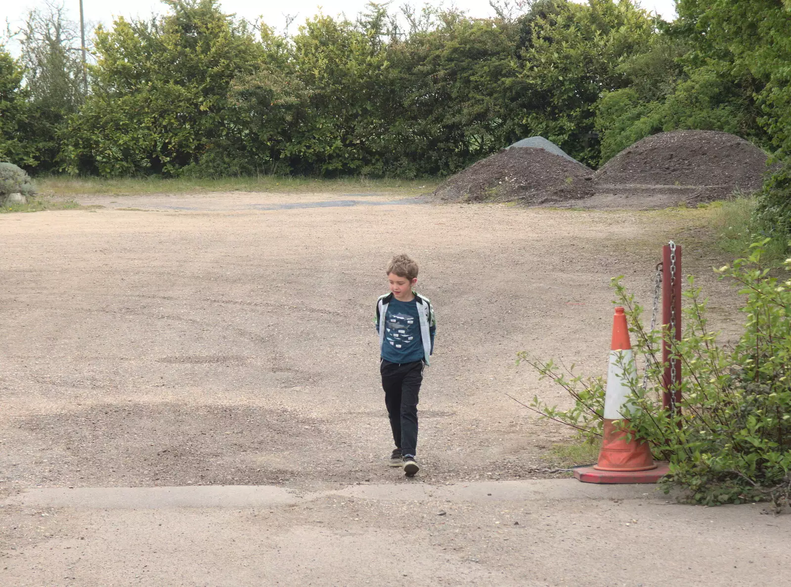 Fred roams around a gravel pit, from The Last-Ever BSCC Weekend Away Bike Ride, Thaxted, Essex - 6th May 2017