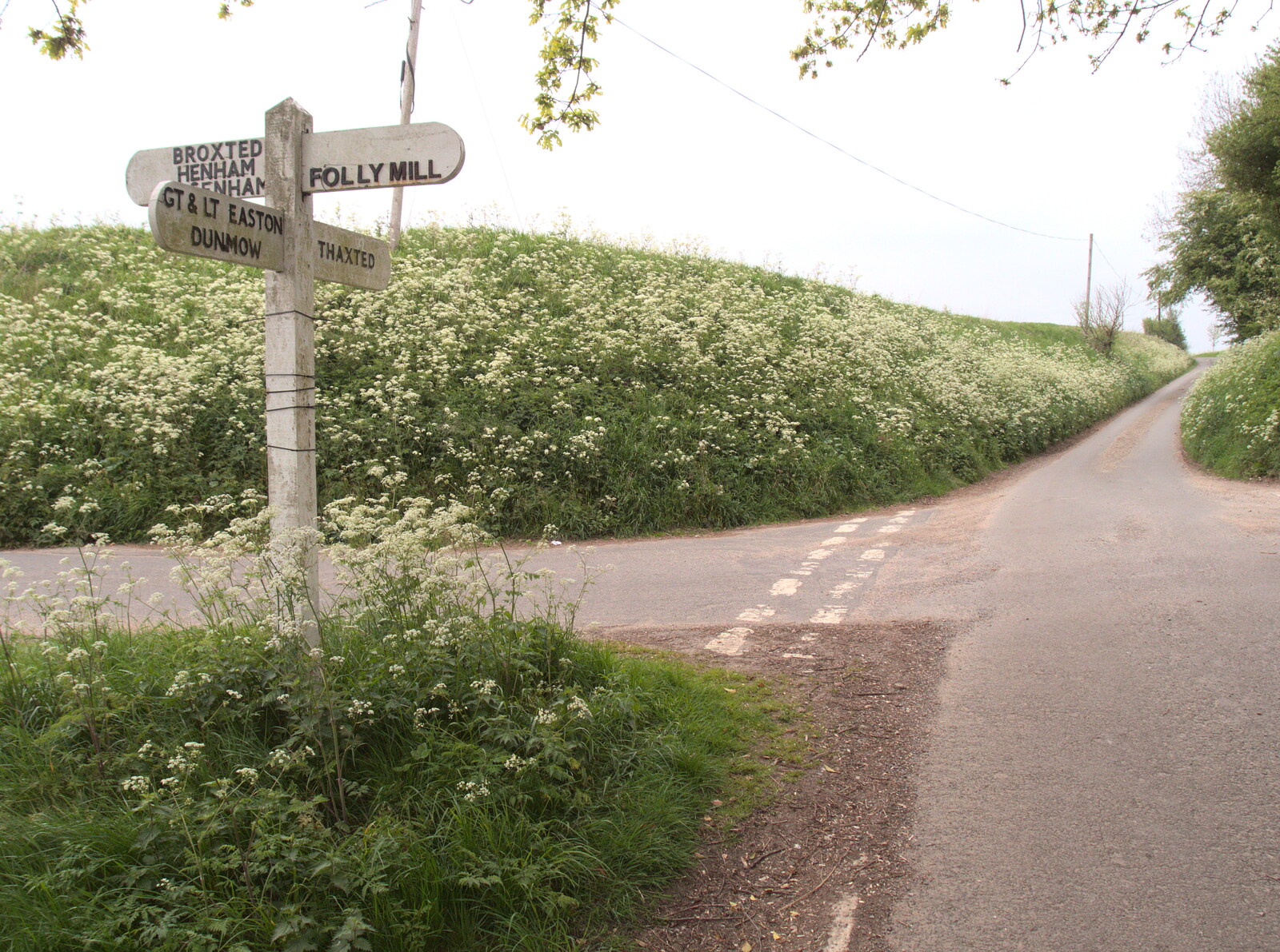 Old-school road sign near Folly Mill from The Last-Ever BSCC Weekend Away Bike Ride, Thaxted, Essex - 6th May 2017