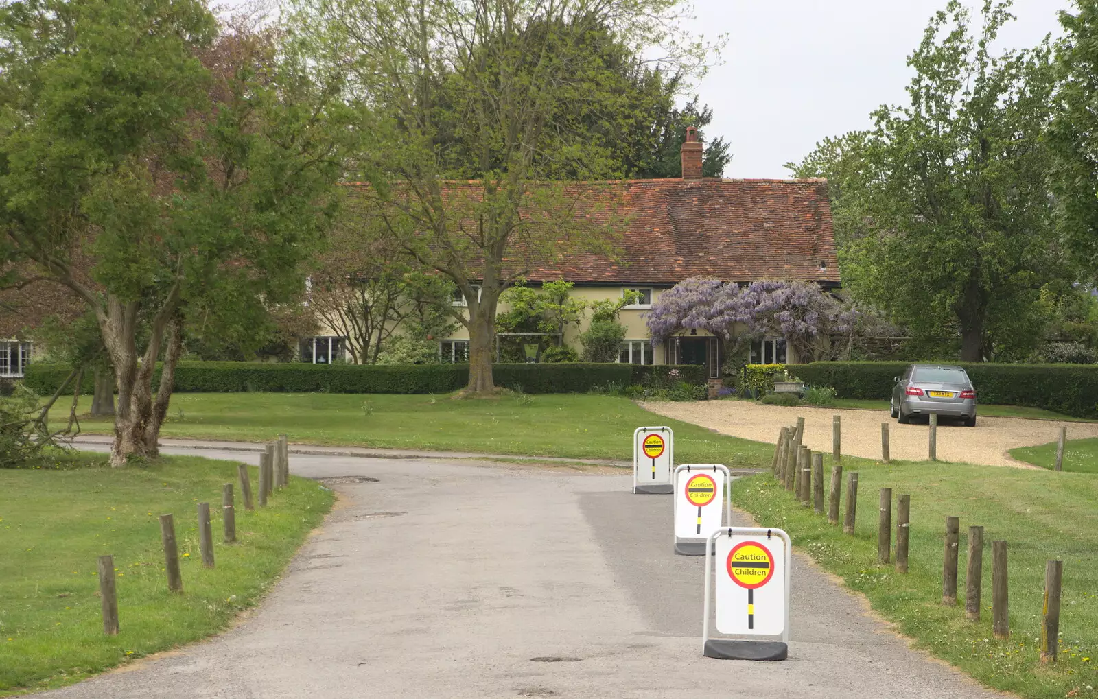 Picturesque lane at Rickling Green, from The Last-Ever BSCC Weekend Away Bike Ride, Thaxted, Essex - 6th May 2017