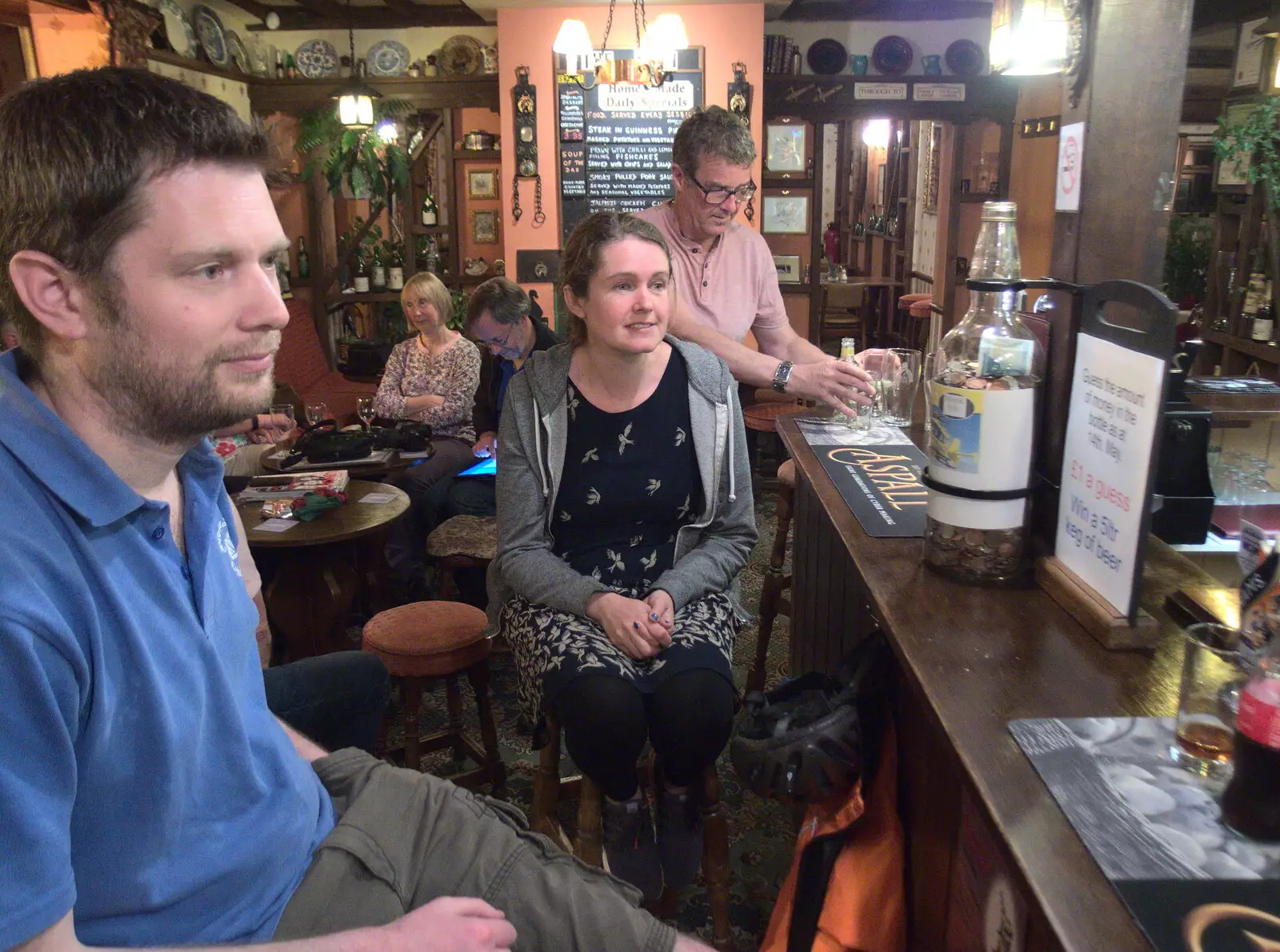 Phil and Isobel at the bar in The Swan, from The Diss Organ Festival, Diss, Norfolk - 14th May 2017