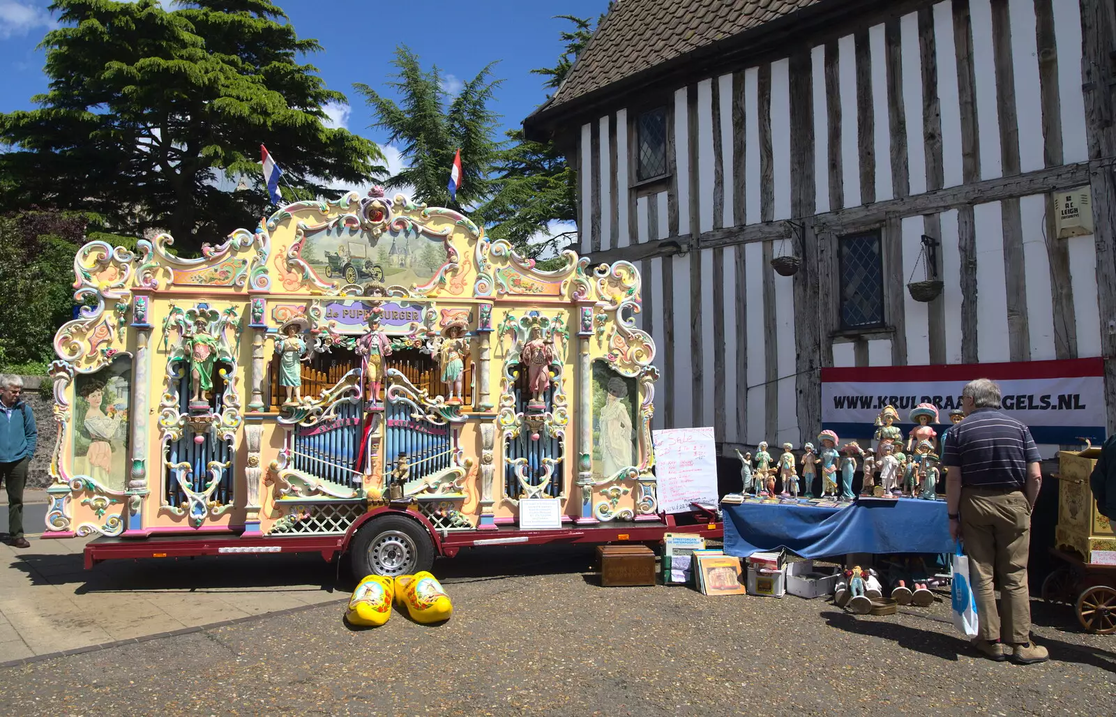 Fancy organ outside Dolphin House, from The Diss Organ Festival, Diss, Norfolk - 14th May 2017