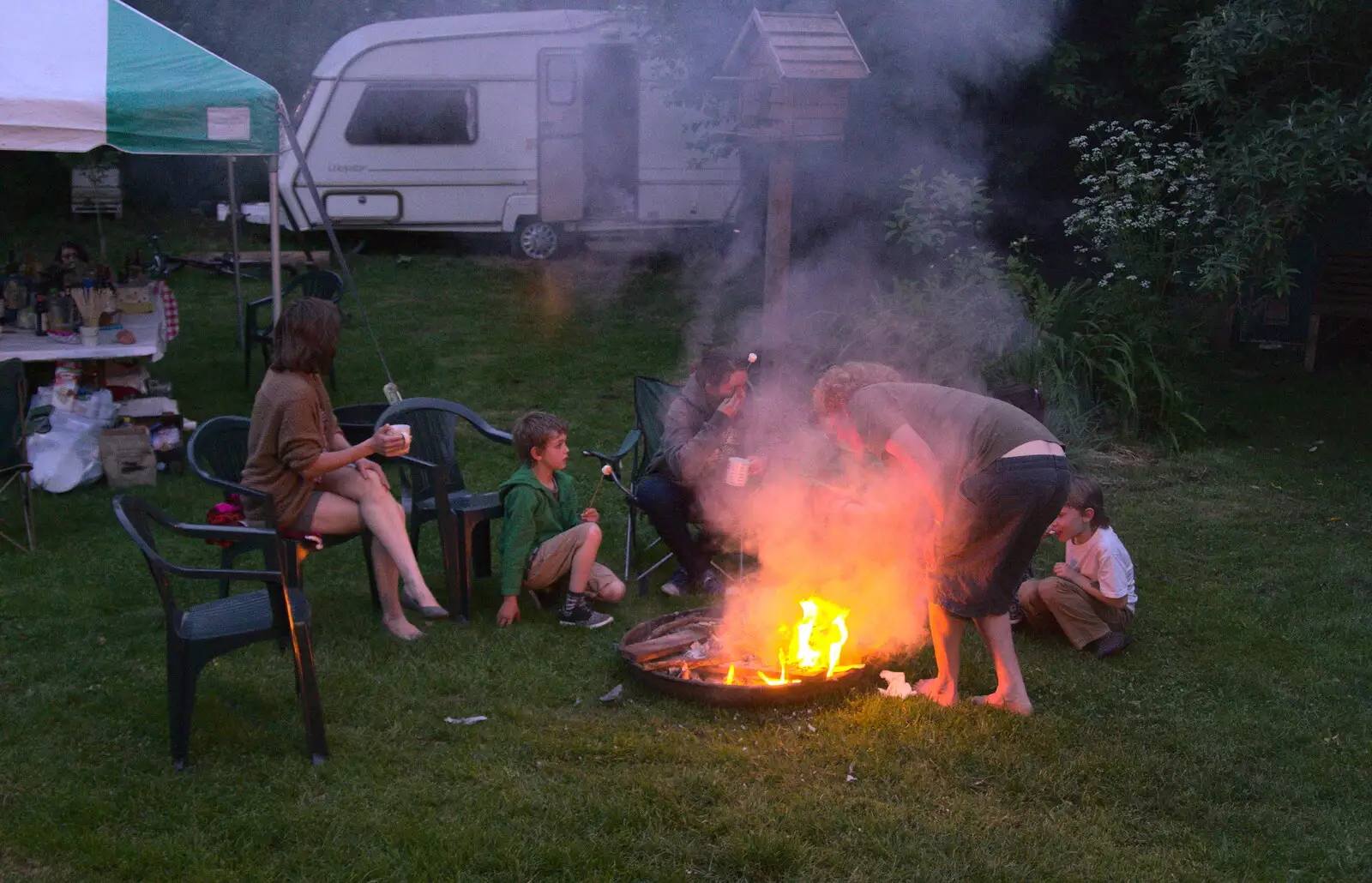 Wavy's fire on the go, from Wavy and Martina's Combined Birthdays, Thrandeston, Suffolk - 27th May 2017