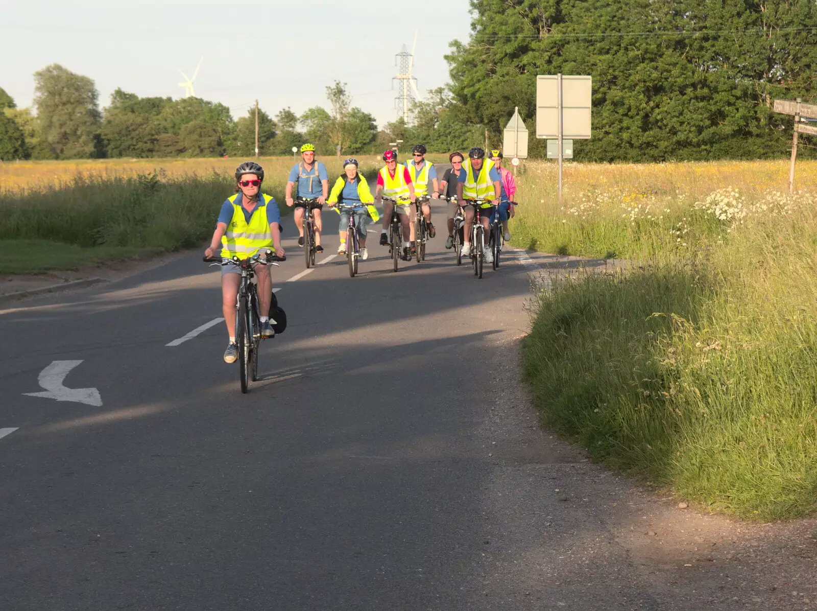 The BSCC arrives at Mellis, from The BSCC Rides to the Six Bells, Gislingham, Suffolk - 1st June 2017