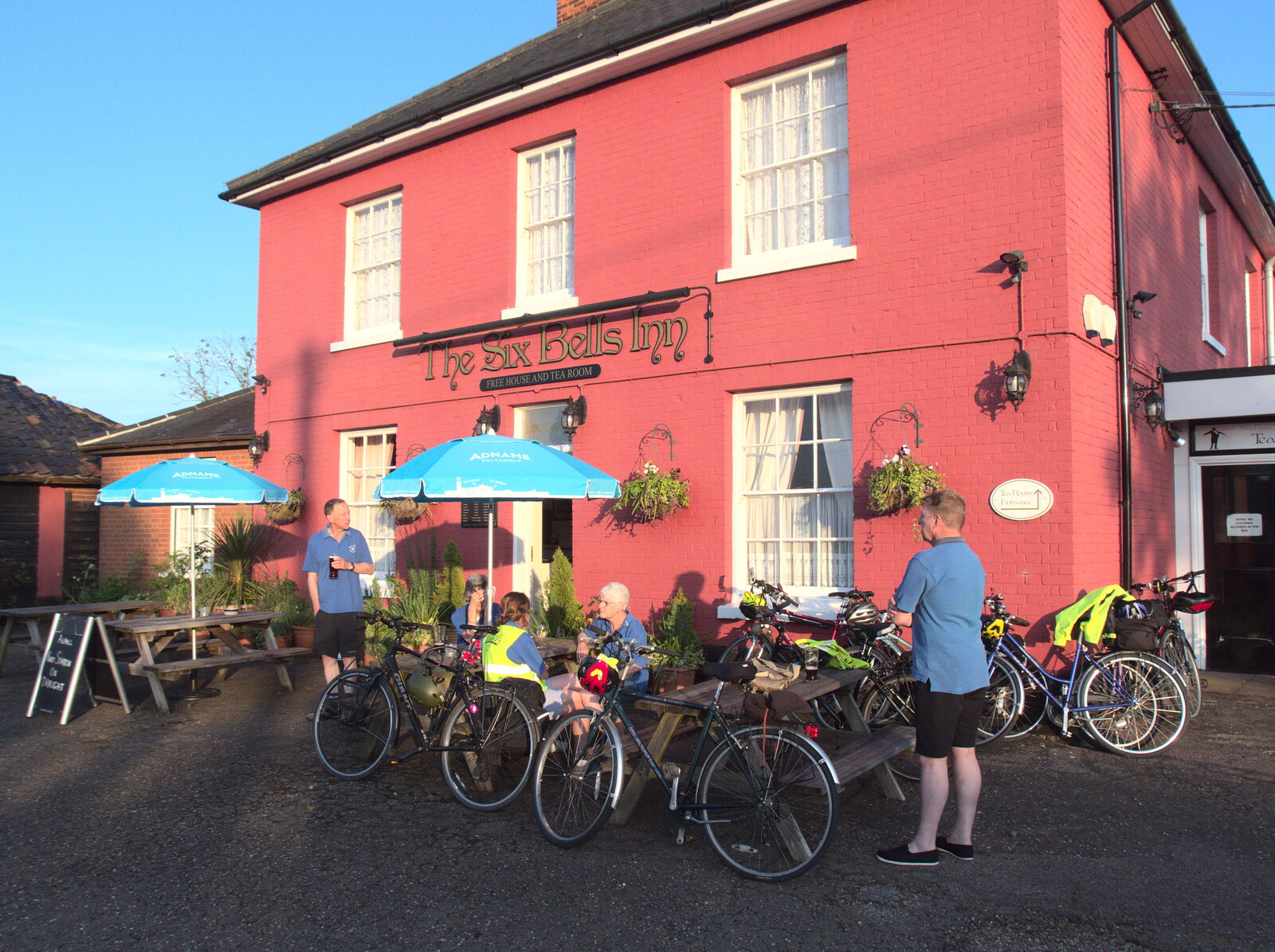 Outside the Six Bells from The BSCC Rides to the Six Bells, Gislingham, Suffolk - 1st June 2017