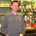 Nosher behind the bar, A Retirement: The Last Night of The Swan Inn, Brome, Suffolk - 3rd June 2017