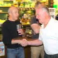 Bernie shakes hands, A Retirement: The Last Night of The Swan Inn, Brome, Suffolk - 3rd June 2017