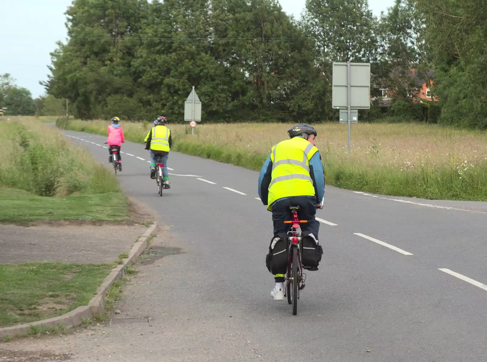 Alan heads off up the road, from The BSCC at the Mellis Railway and The Swan, Brome, Suffolk - 8th June 2017