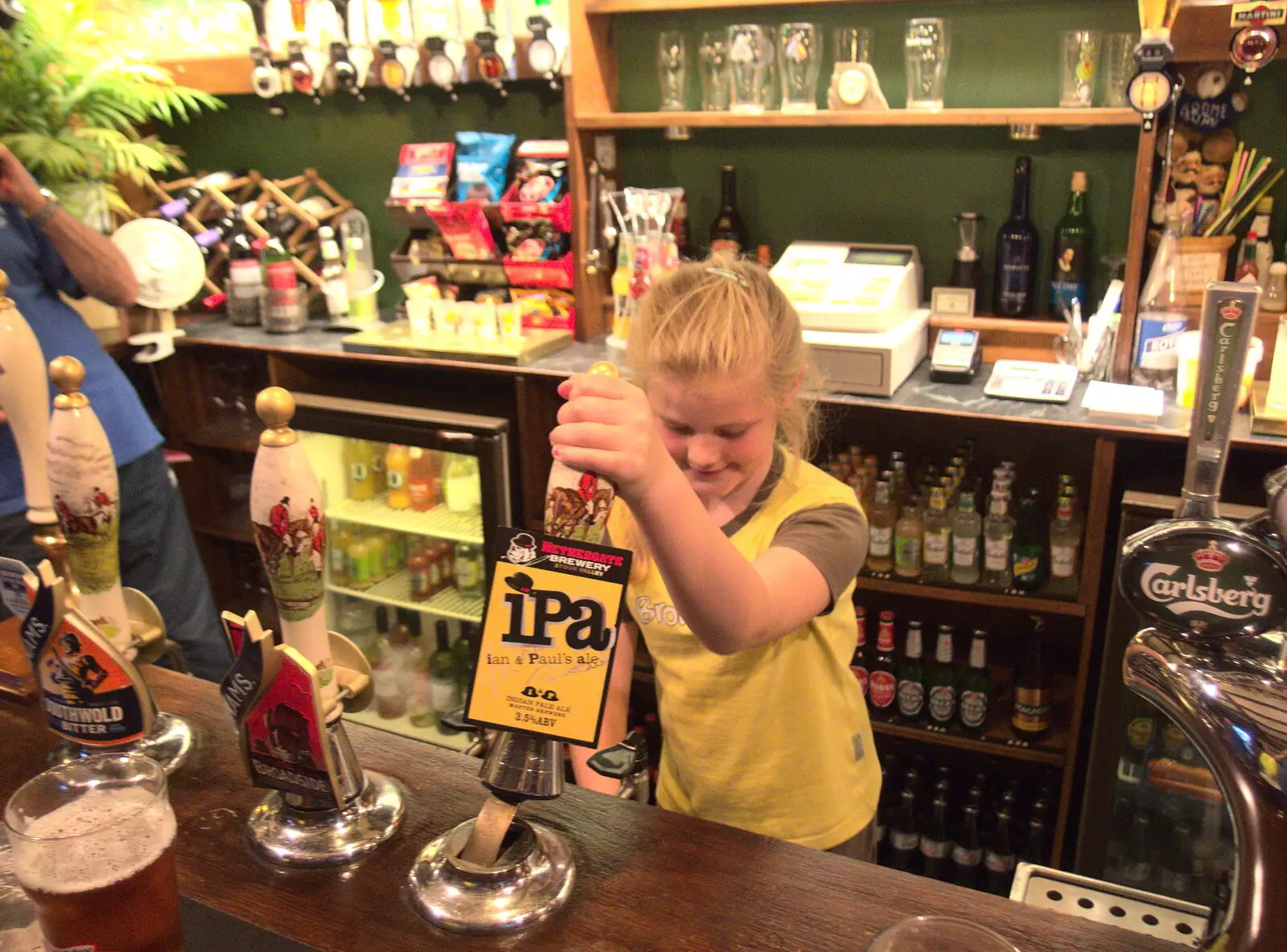 Jessica has a go pulling a beer, from The BSCC at the Mellis Railway and The Swan, Brome, Suffolk - 8th June 2017