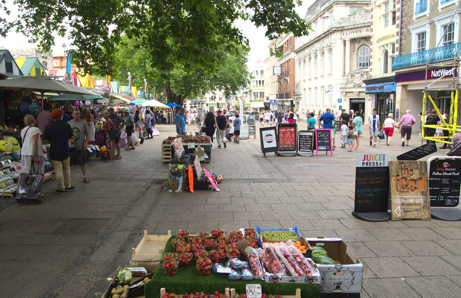 Gentleman's Walk and the market, from Isobel's Choral Flash Mob, Norwich, Norfolk - 17th June 2017