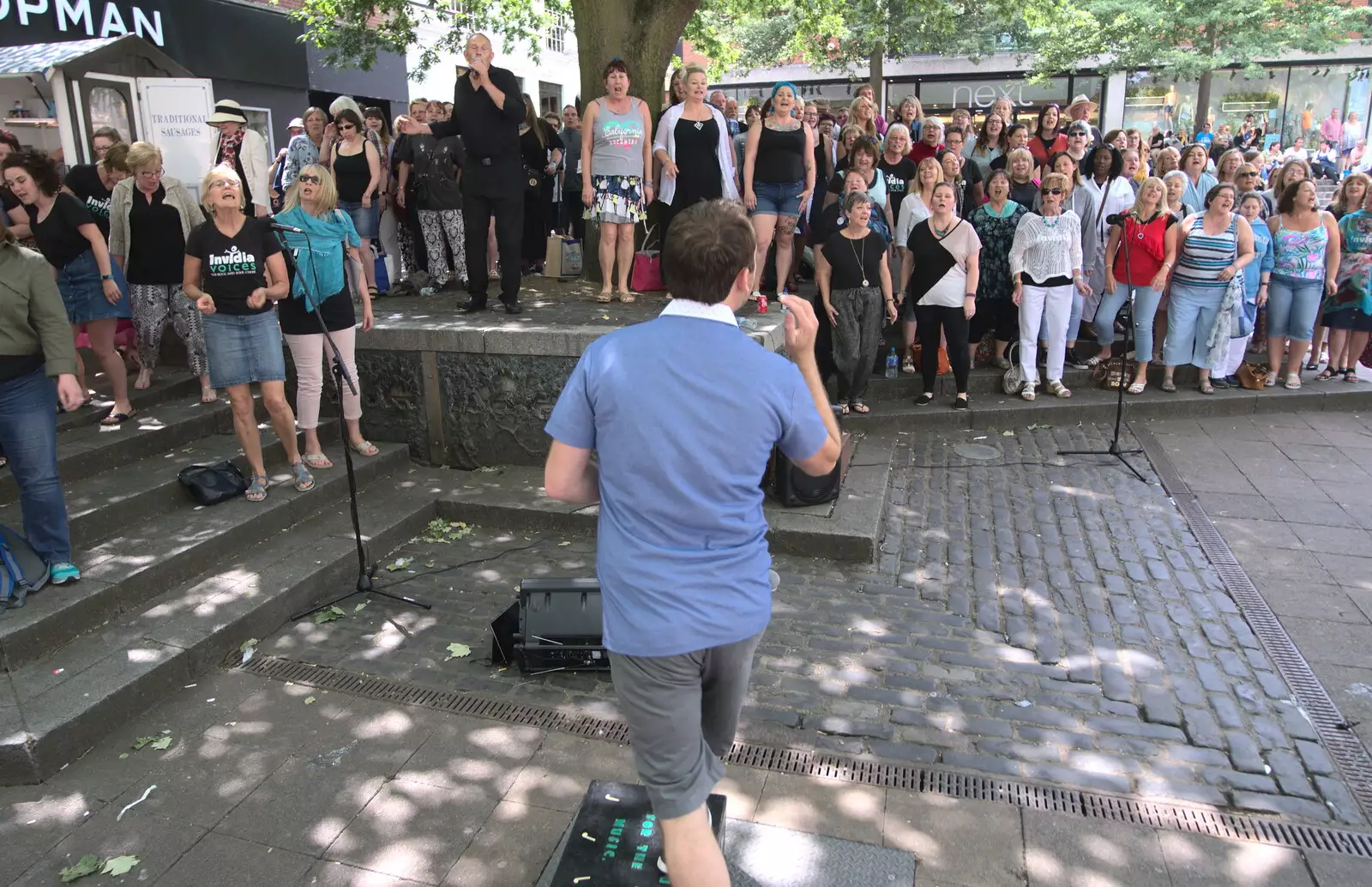 Isobel's choir kicks off its flash mob, from Isobel's Choral Flash Mob, Norwich, Norfolk - 17th June 2017