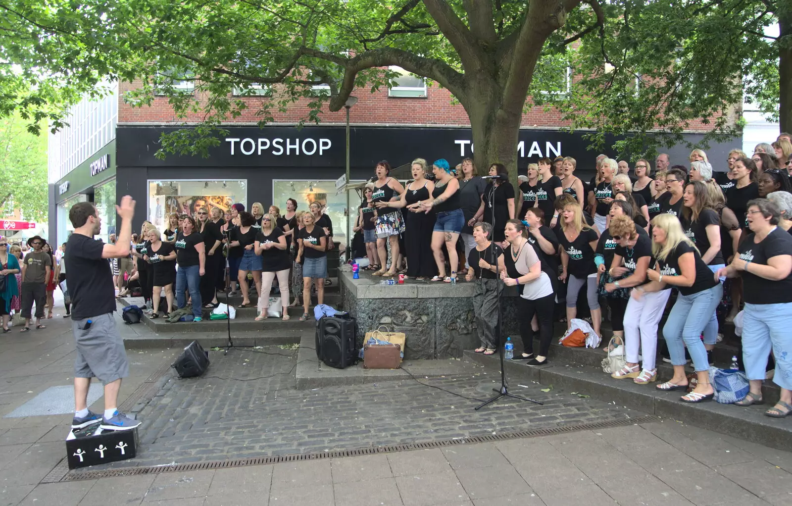 More vigorous singing, from Isobel's Choral Flash Mob, Norwich, Norfolk - 17th June 2017