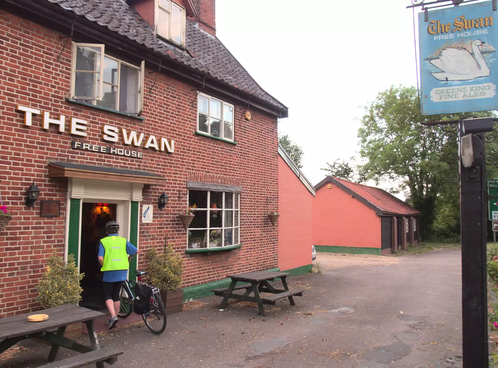 We sneak into the Swan with our bikes, from The Real Last Night of the Swan Inn, Brome, Suffolk - 24th June 2017