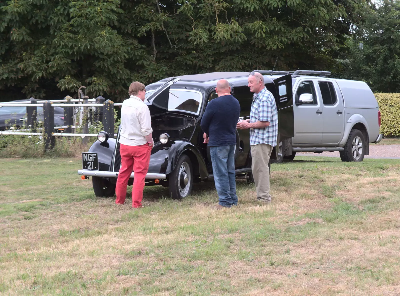 Ian brings his van out for a spin, from Thrandeston Pig, Little Green, Thrandeston, Suffolk - 25th June 2017