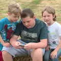 Harry and Oak watch Matthew's game, Thrandeston Pig, Little Green, Thrandeston, Suffolk - 25th June 2017