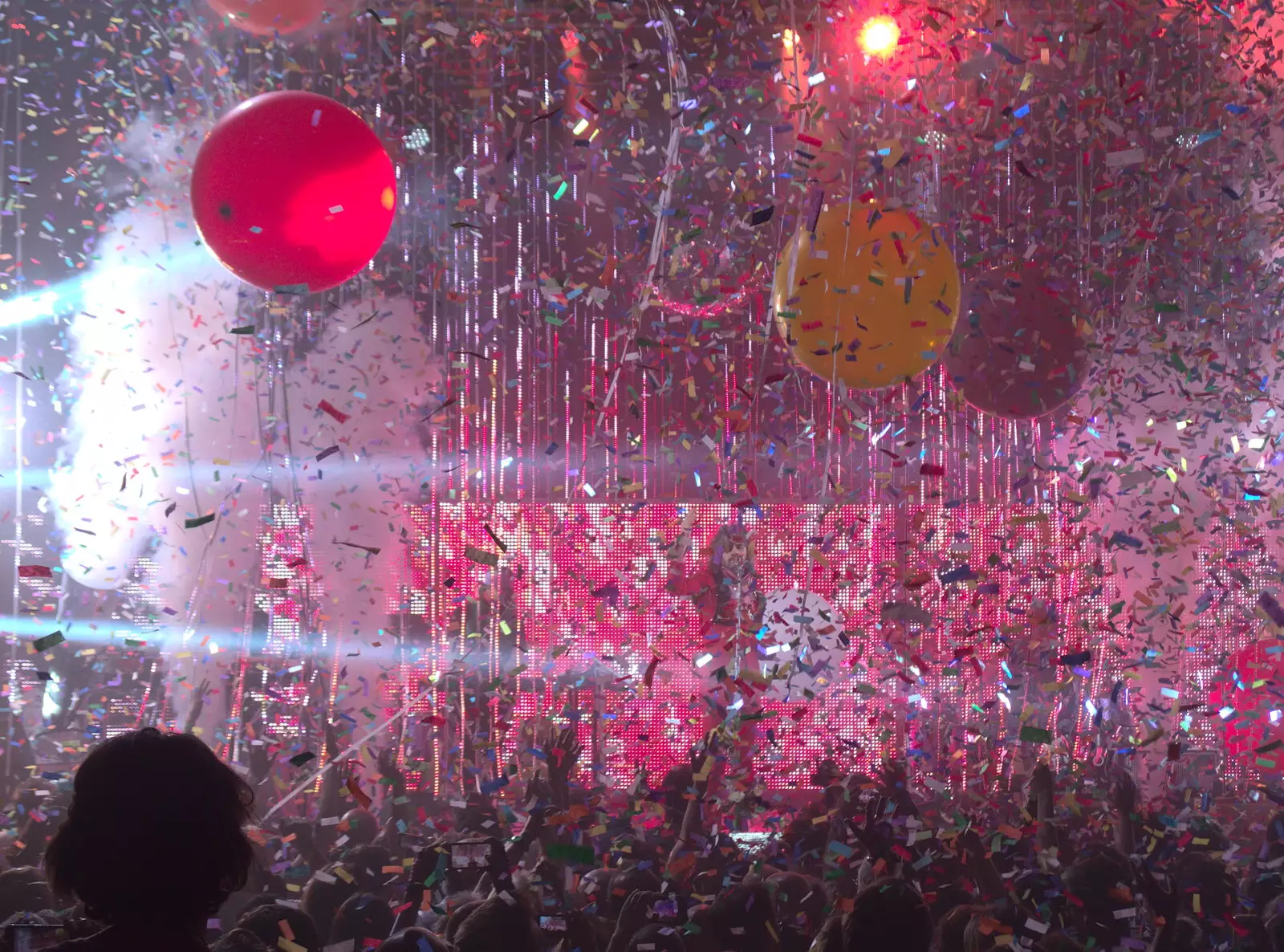 A load of balloons and a hundred confetti cannons, from Flaming Lips at the UEA, Norwich, Norfolk - 26th June 2017