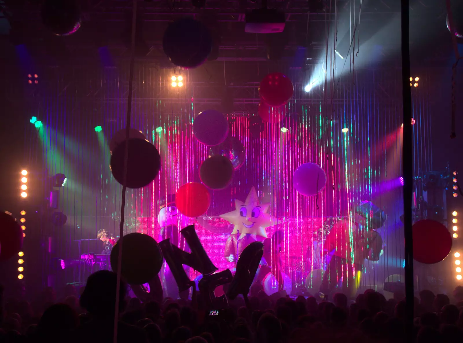 More balloons bounce around, from Flaming Lips at the UEA, Norwich, Norfolk - 26th June 2017