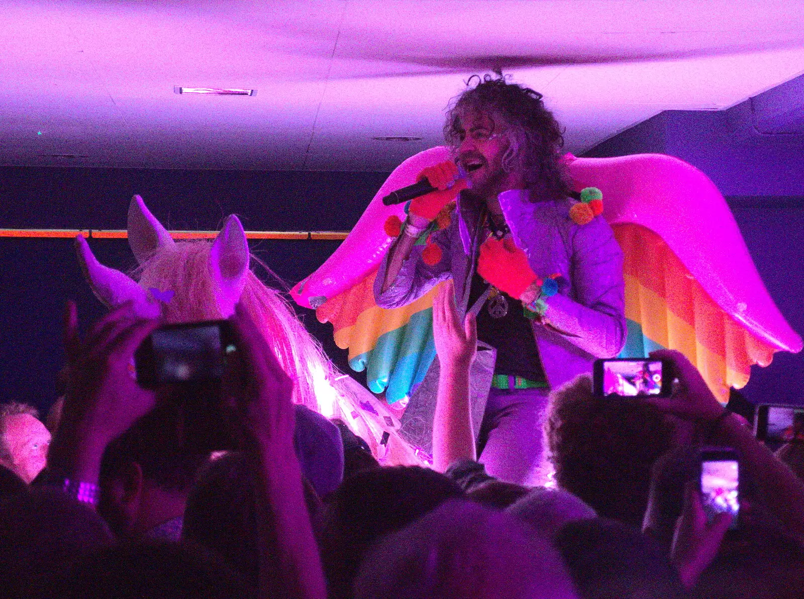 Wayne Coyne makes it down to the bar, from Flaming Lips at the UEA, Norwich, Norfolk - 26th June 2017