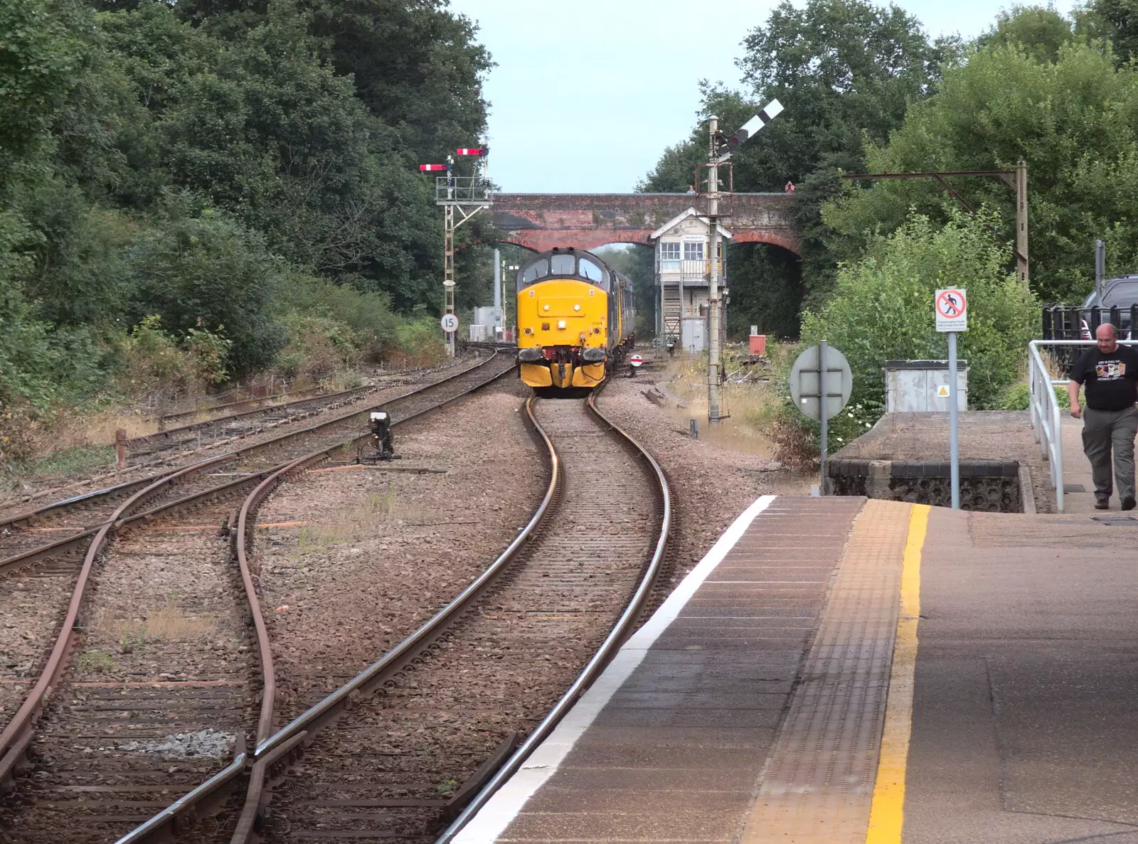 Top-and-tailed Class 37's rumble up from Lowestoft, from The Humpty Dumpty Beer Festival, Reedham, Norfolk - 22nd July 2017