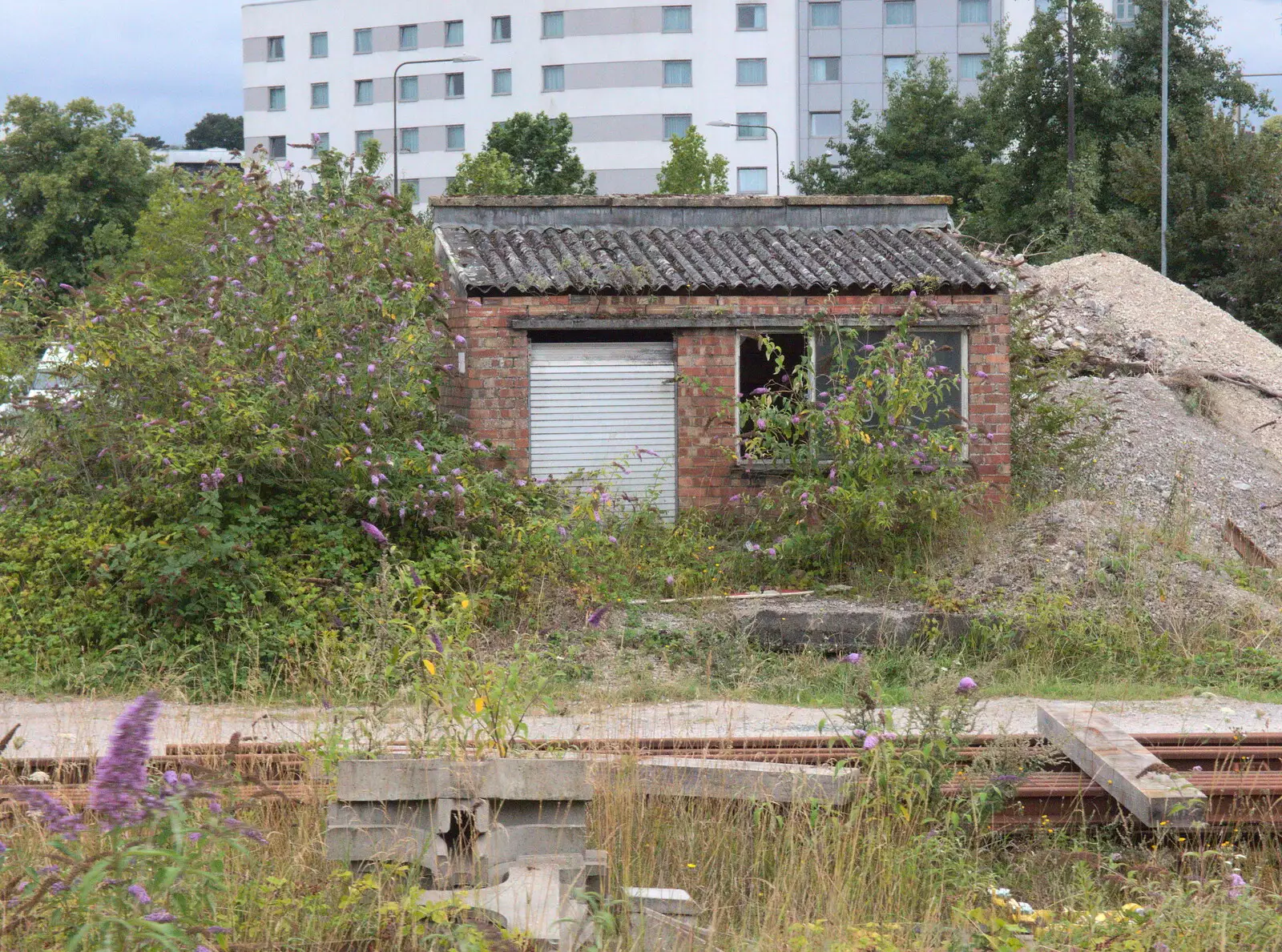 Derelict building in Thorpe, from The Humpty Dumpty Beer Festival, Reedham, Norfolk - 22nd July 2017